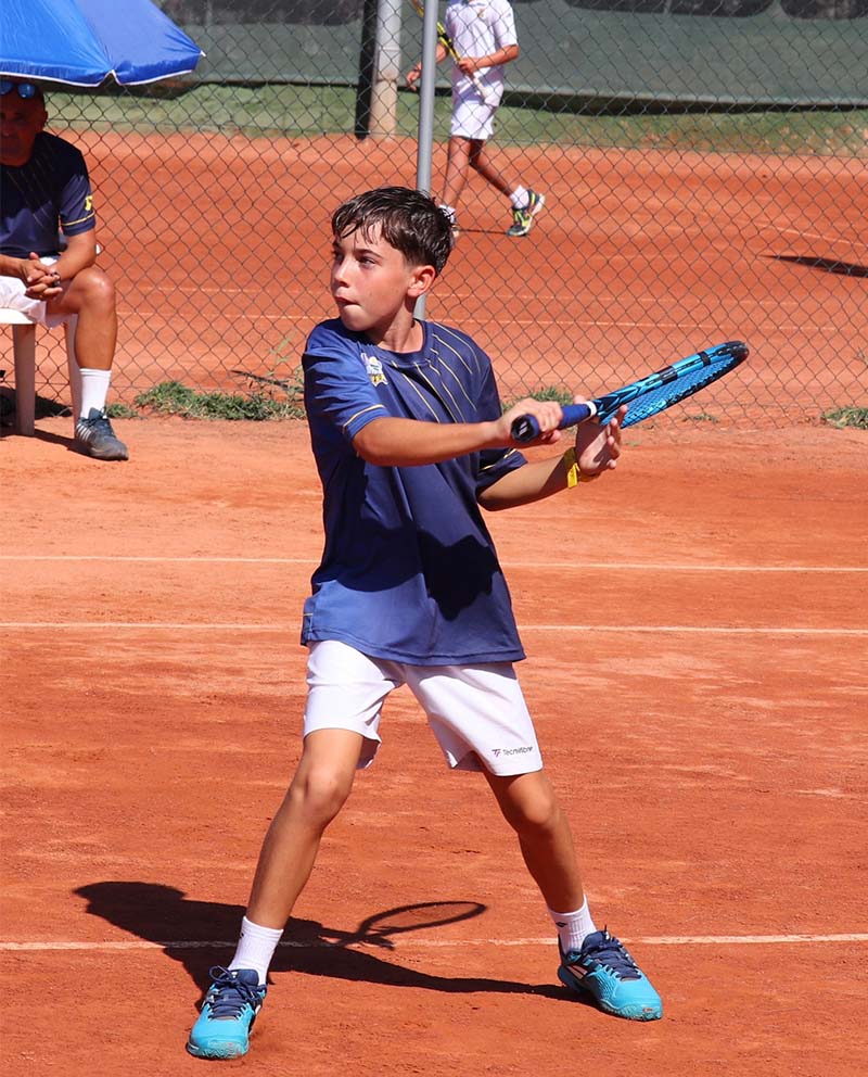 Clases de tenis de alto rendimiento en Sevilla